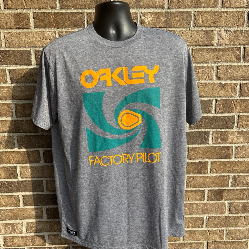 Oakley Factory Pilot Shirt Mens XL Regular Fit Gray Graphic Tee